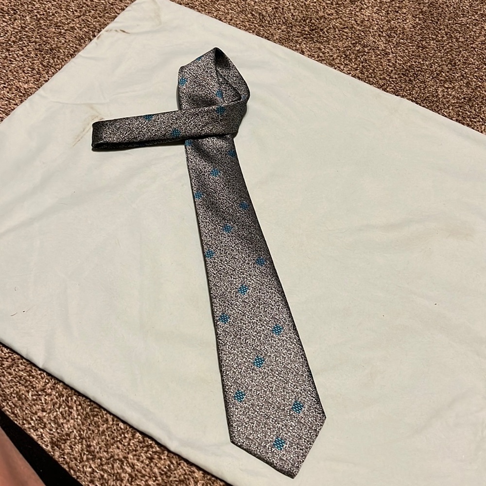 Cecil Gee 100% silk necktie.